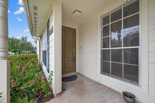 Foto del edificio - 13908 Cravenridge Dr