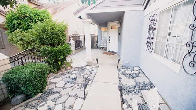 Building Photo - 16382 Applegate Dr
