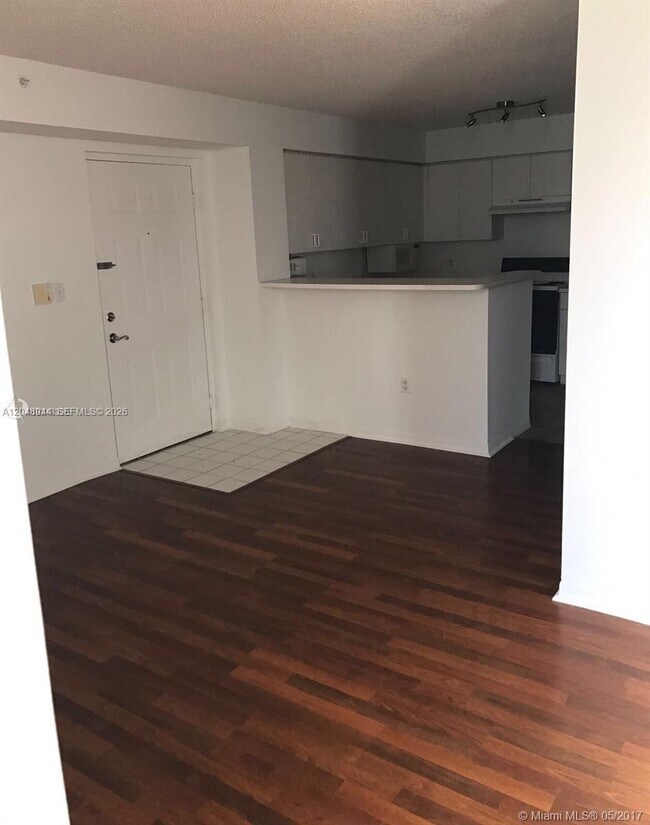 Foto del edificio - 4420 NW 107th Ave