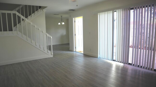 Building Photo - 194 Lake Arbor Dr