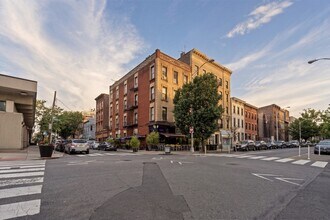 Building Photo - 200 Hudson St