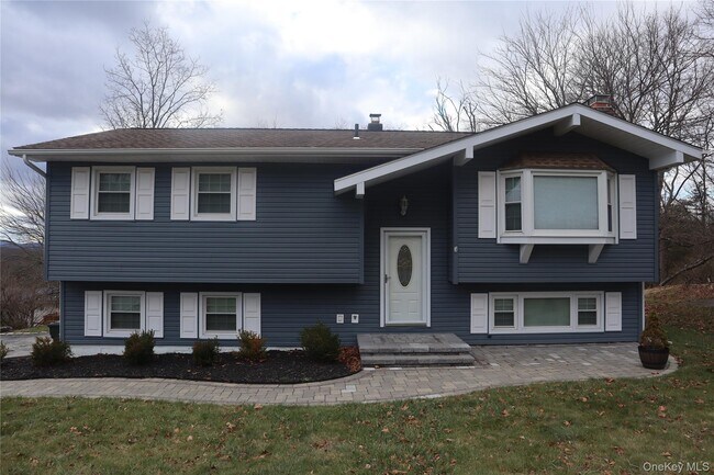 Foto del edificio - 32 Poplar Dr