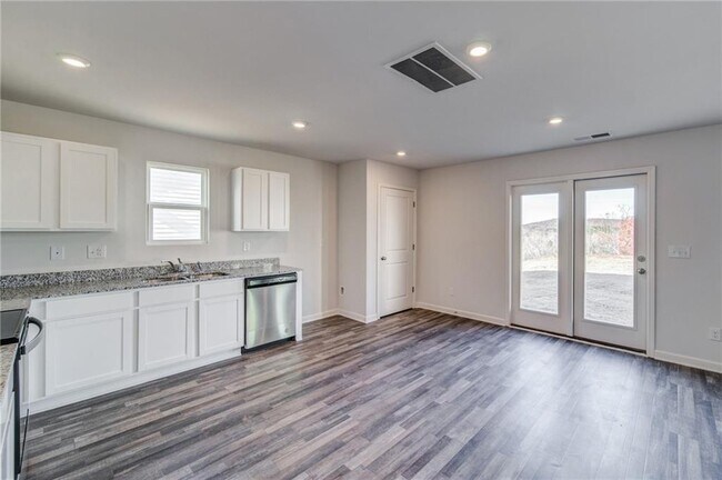 Foto del edificio - 300 Coverly Ct