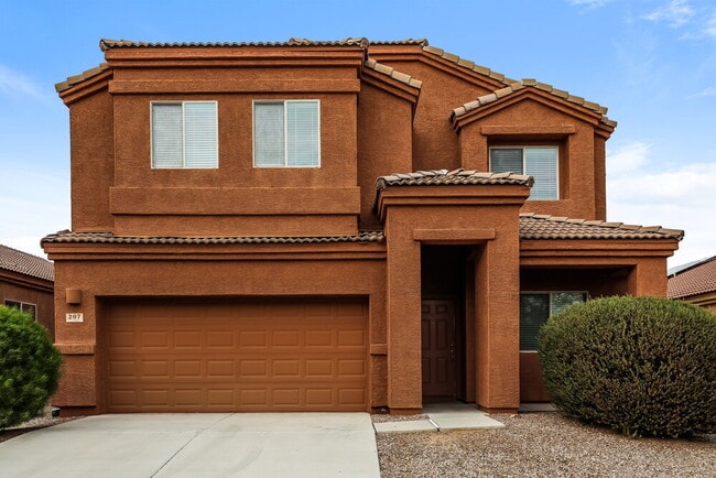 Building Photo - 207 E Calle Vivaz