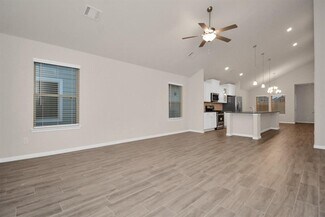 Building Photo - 6927 Escondido Dr