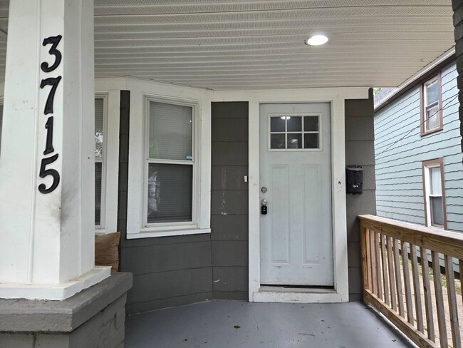 Building Photo - 3715 W 39th St