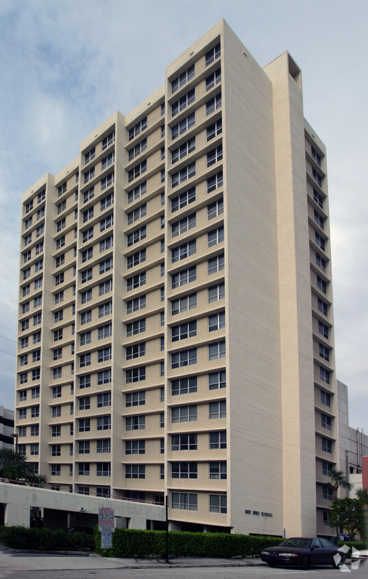 Primary Photo - St James Residences