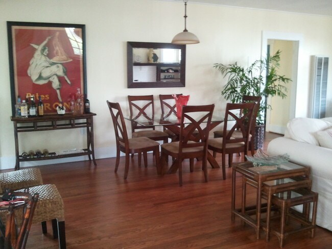 Comedor - 214 Avenue C