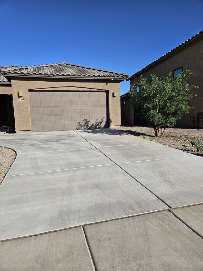 Foto del edificio - 12553 Denton Wy