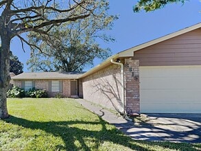 Building Photo - 8615 Riverside Walk Ln