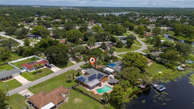 Foto del edificio - 1265 E Fowler Dr