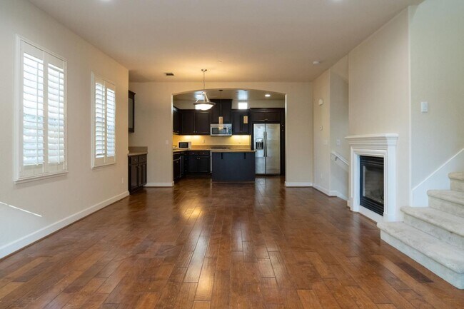 Building Photo - 1777 Hillebrant Pl