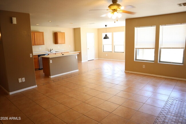 Foto del edificio - 3281 S Martingale Rd