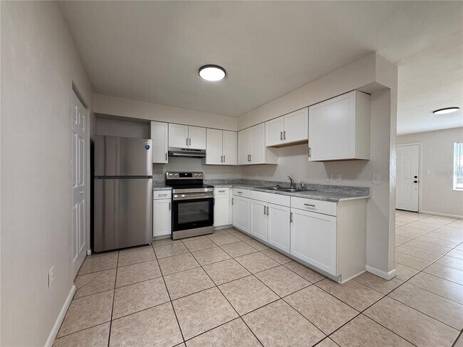 Foto del edificio - 6104 SW 12 Pl