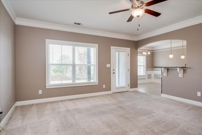 Building Photo - 262 Crown Heights Way