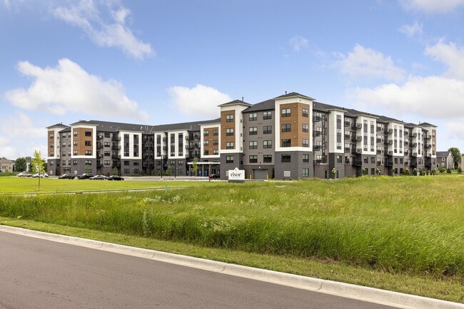 Building Photo - Risor of Blaine