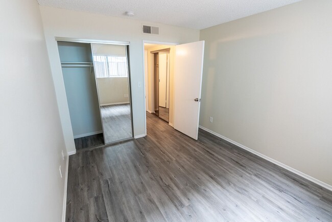 Interior Photo - 951 S. Oxford