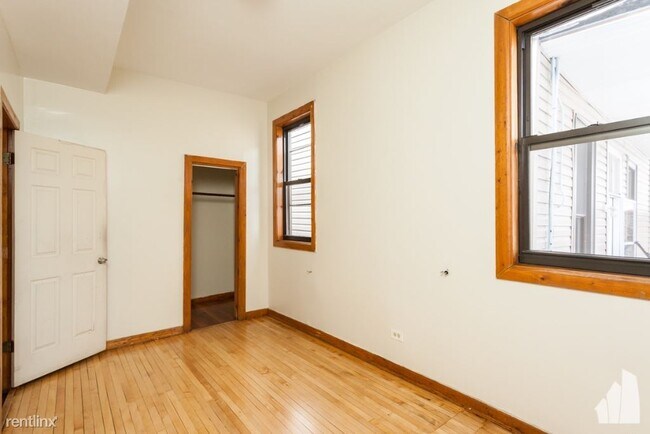 Building Photo - 2829 N Milwaukee Ave