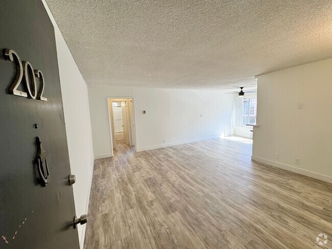 Building Photo - 10779 Woodbine St