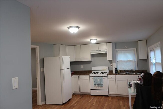 Foto del edificio - 42 Camp Hill Rd