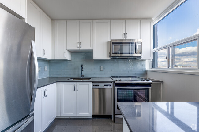 Studio - 450SF - Kitchen - Parkside Place