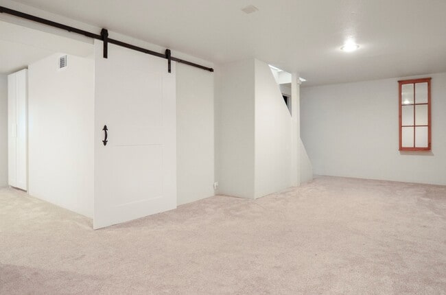 Building Photo - Classic single story house with furnished basement. Near Interurban trails and Jackson Golf course.