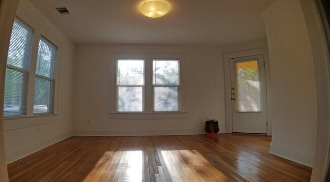 Building Photo - 1703 Maple Ave