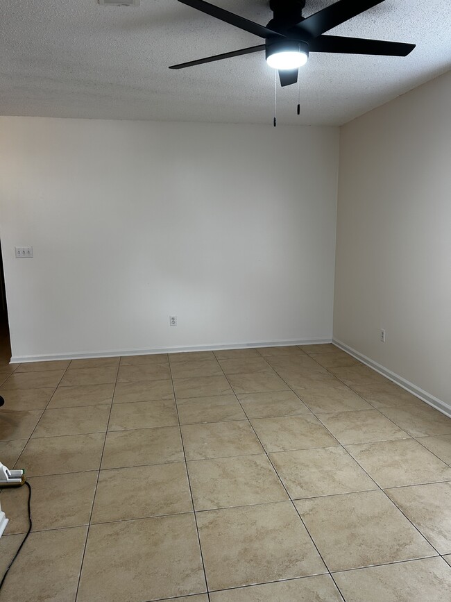 Building Photo - 407B Mildred St