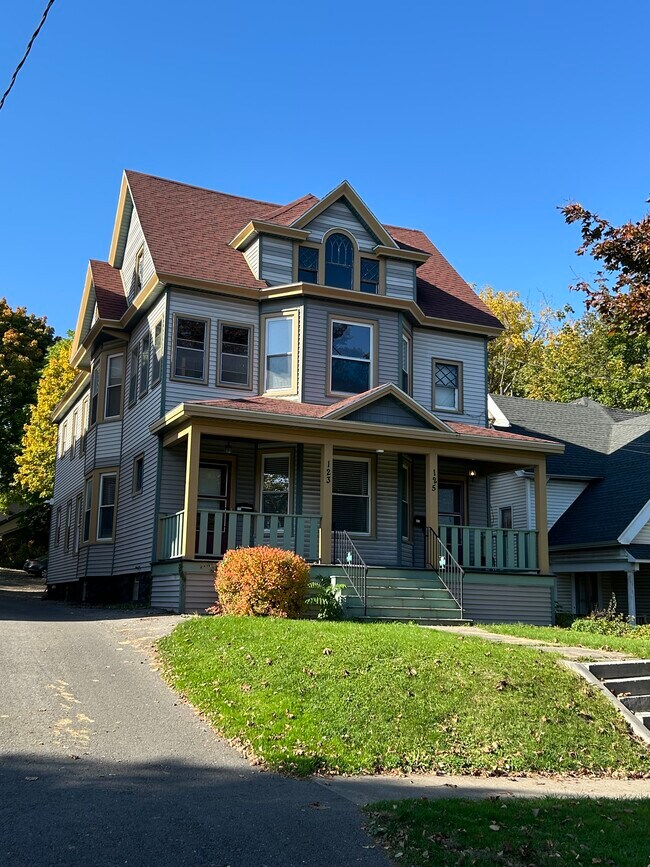 Building Photo - 123 N Lowell Ave