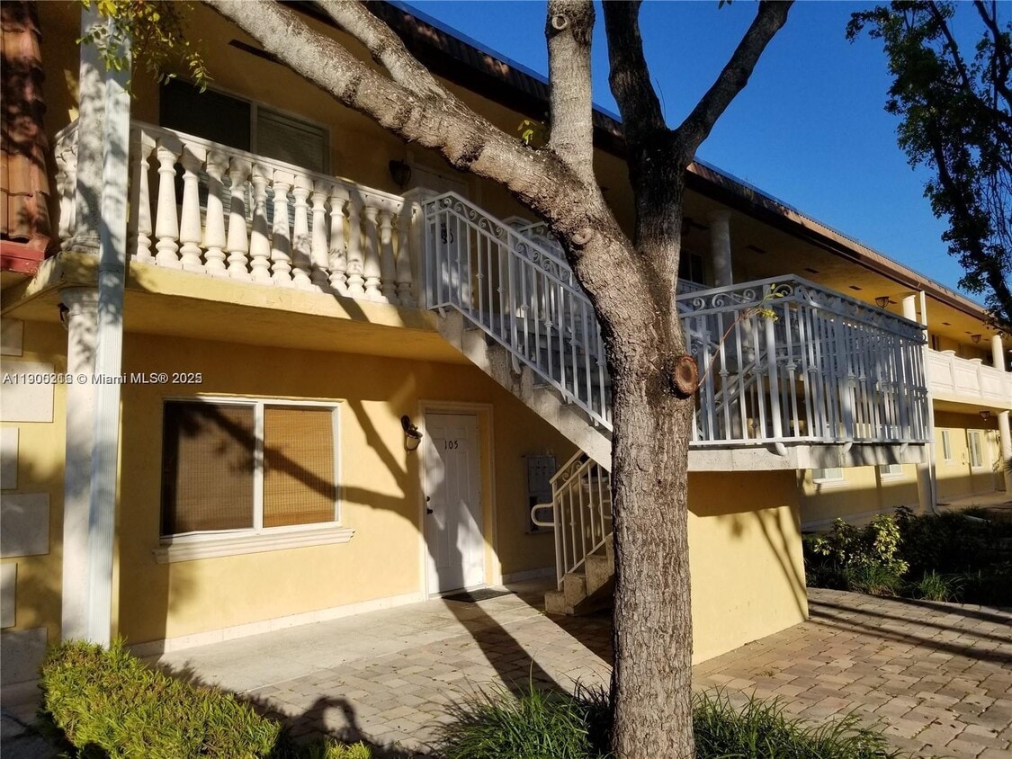 Foto principal - 2323 Van Buren St