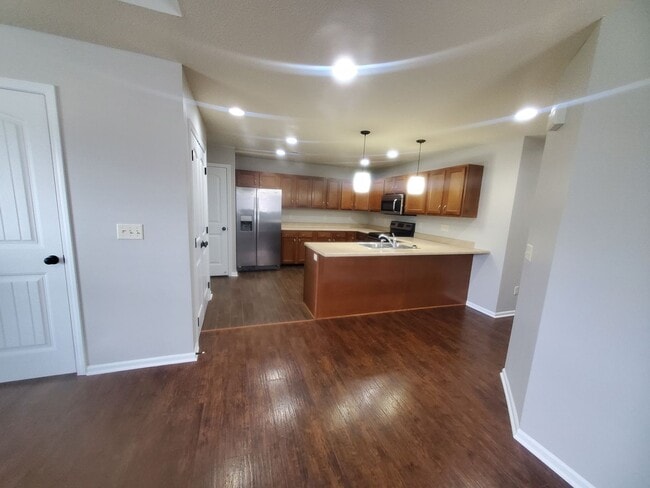 Building Photo - Freshly Updated, One Level Ranch, No Steps...