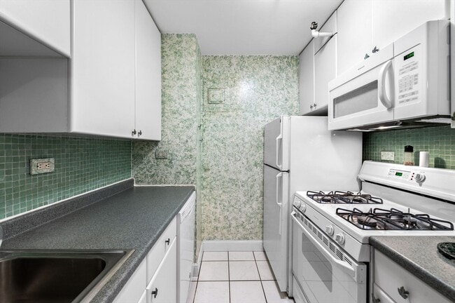Building Photo - 151 Tremont St