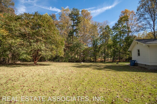 Building Photo - 4 br, 3.5 bath House - 2963 Carolyn Drive