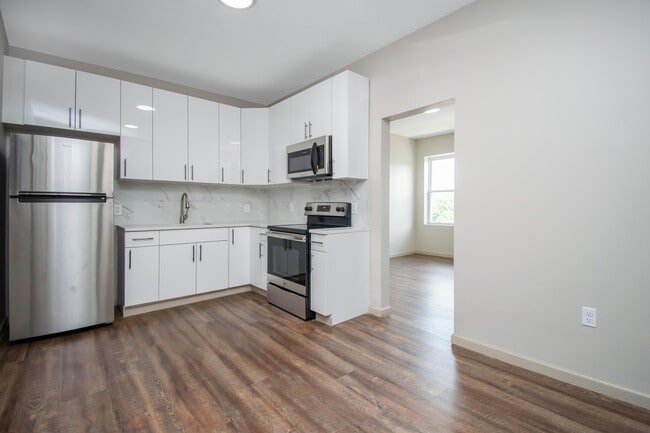 Photo - 479 Farmington Ave Apartments