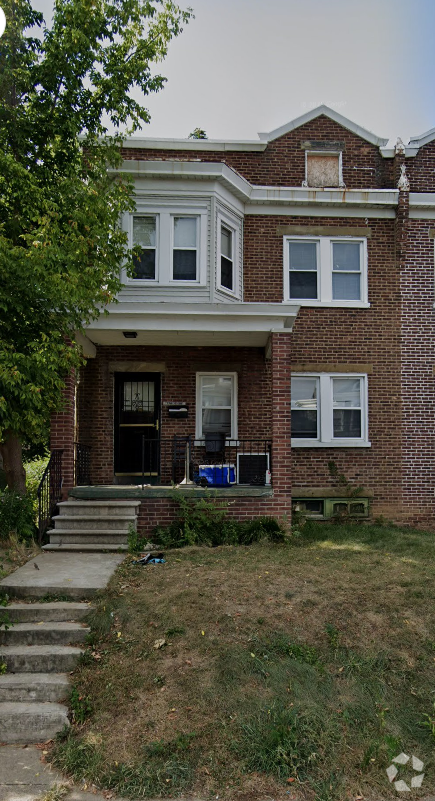 Building Photo - 2401 N Madison St