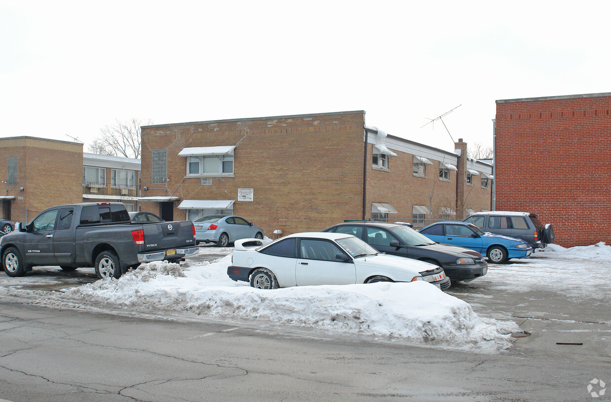 Building Photo - 10543 Crown Rd