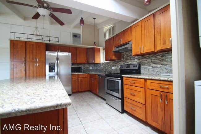 Building Photo - 3 br, 3 bath House - 1762 Halekoa Drive