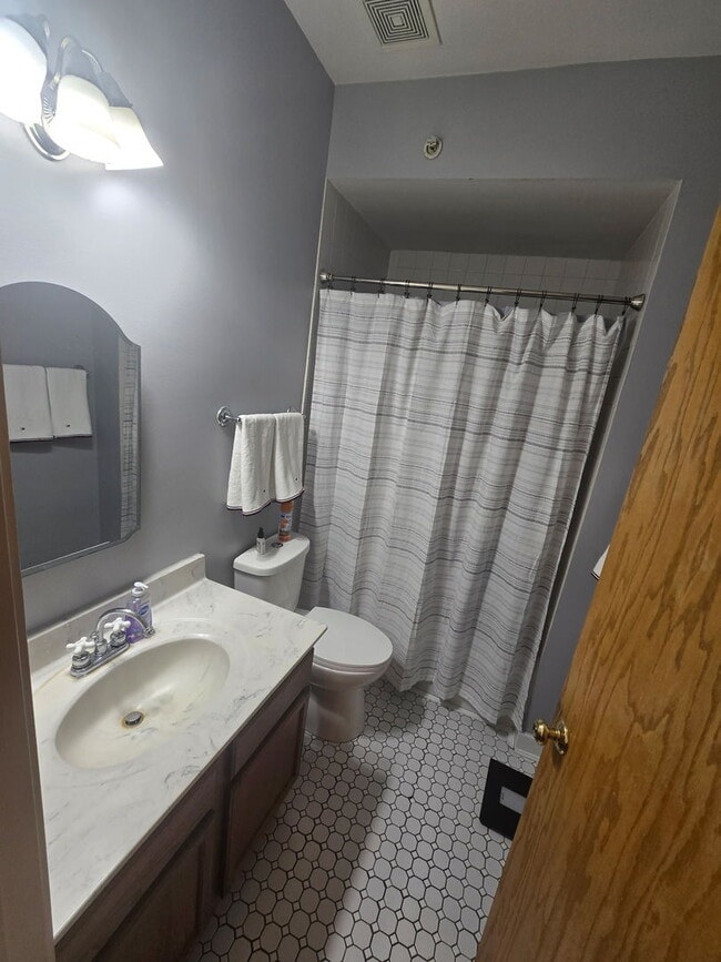 Foto del edificio - 520 N Milwaukee Ave