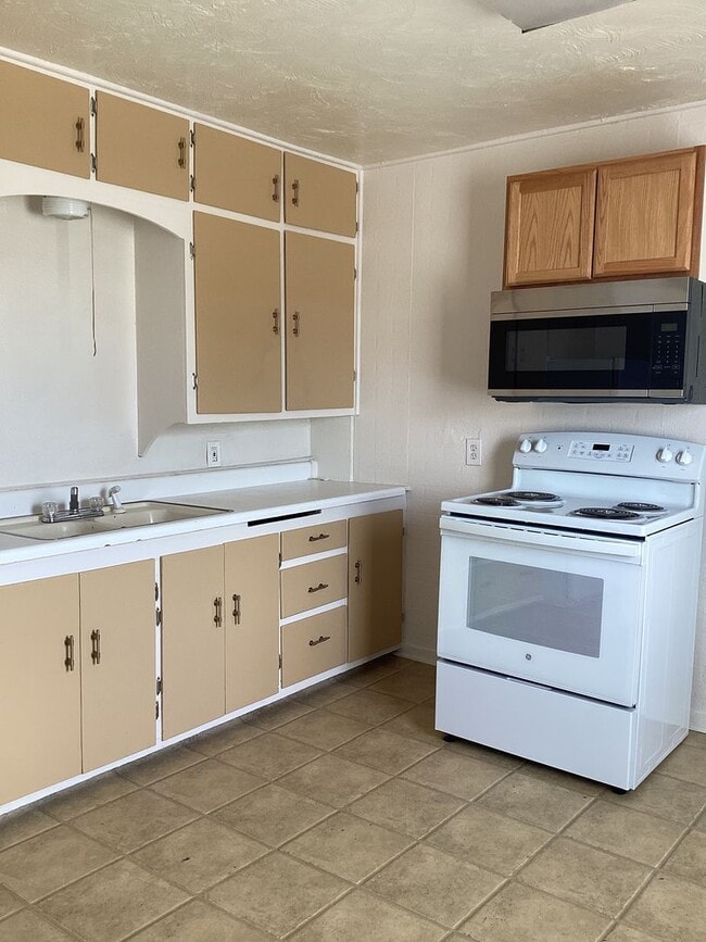Foto del edificio - 3 Bedroom 1 Bath Home