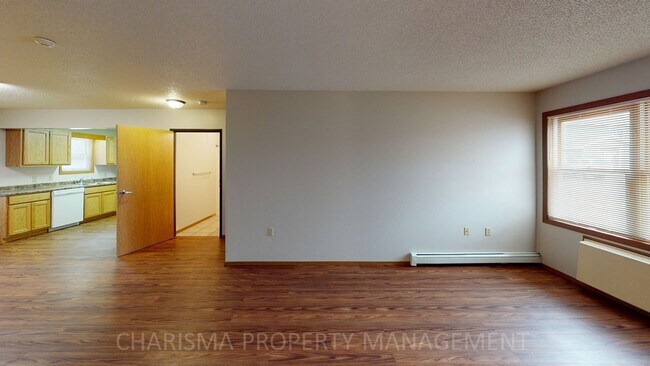 Foto del edificio - 1 BD, FREE GARAGE, WASHER/DRYER, OUTDOOR P...