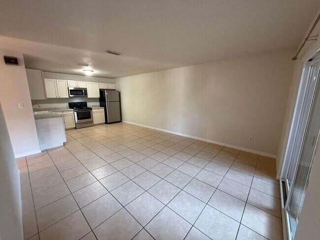 Building Photo - Gulf Breeze - Greenbriar Estates- 2 bedroom, 1 bathroom - water and lawn care included
