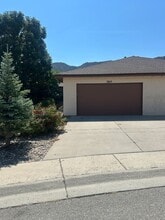 Building Photo - 320 Castle Ridge Dr