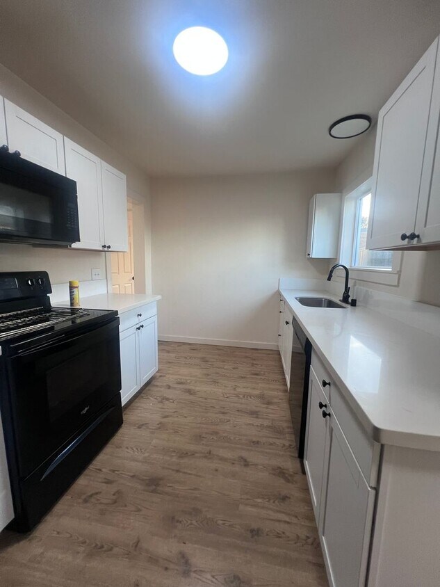 Primary Photo - 1206 Gregory Way