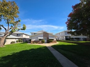 Building Photo - 3674 Sapphire Dr