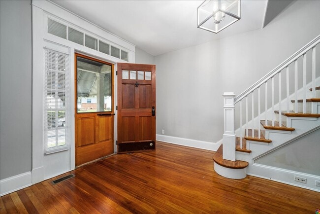 Building Photo - 1313 N 35th St