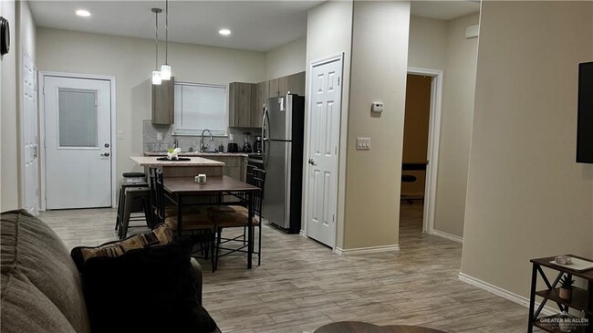 Foto del edificio - 4902 N Hiawatha Dr
