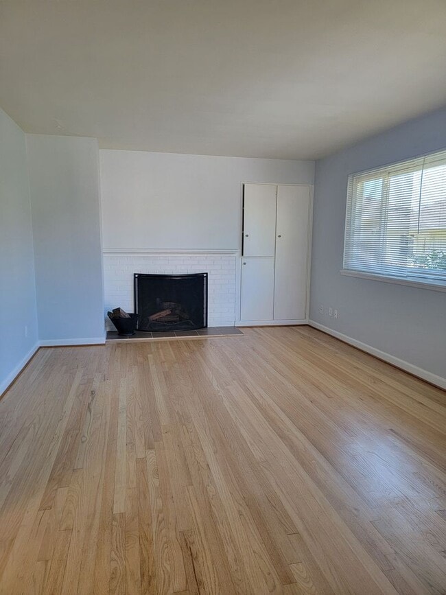 7305-7307 47th Ave SW - 7305-7307 47th Ave SW Apartment