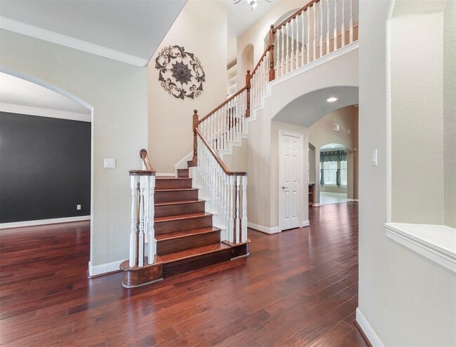 Building Photo - 18063 Crescent Royale Way