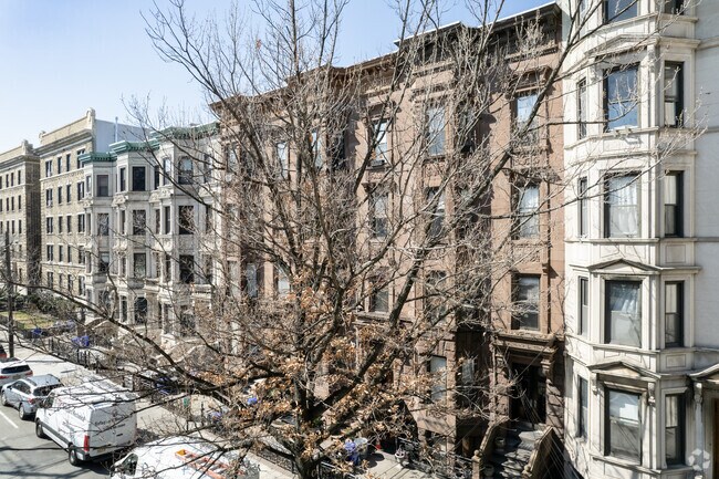 Foto del edificio - 1022 Hudson St