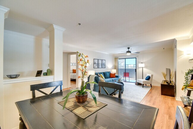 Foto del edificio - 2025 E Campbell Ave